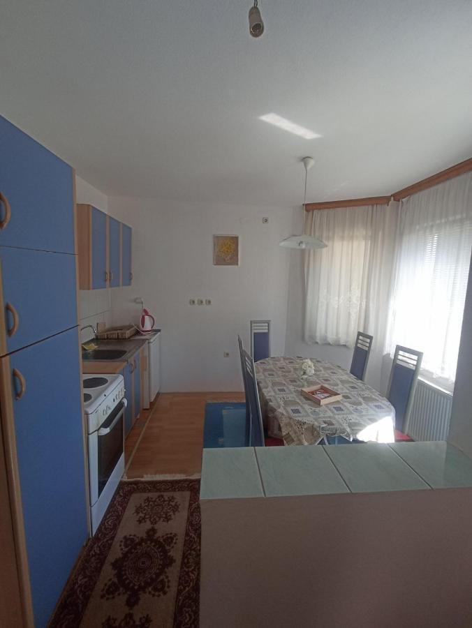 Sleep & Fly - Sarajevo Airport Apartment Екстер'єр фото