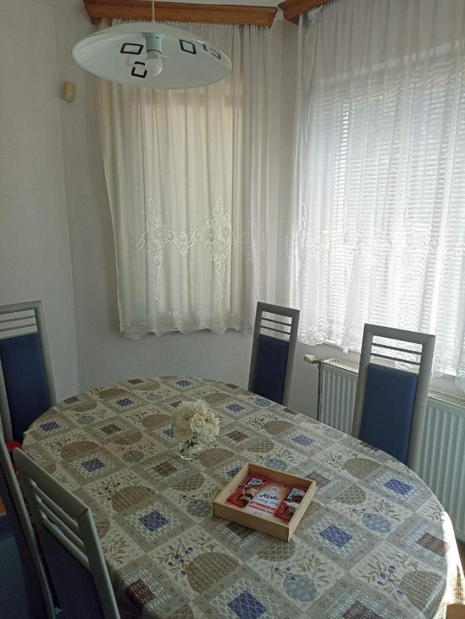 Sleep & Fly - Sarajevo Airport Apartment Екстер'єр фото