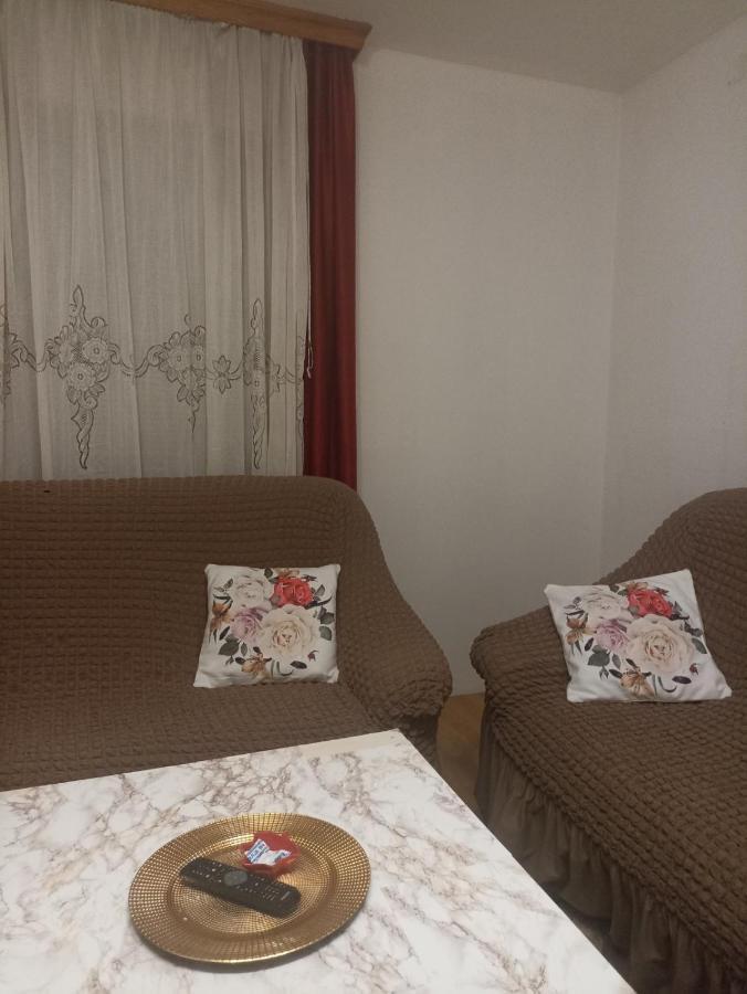 Sleep & Fly - Sarajevo Airport Apartment Екстер'єр фото