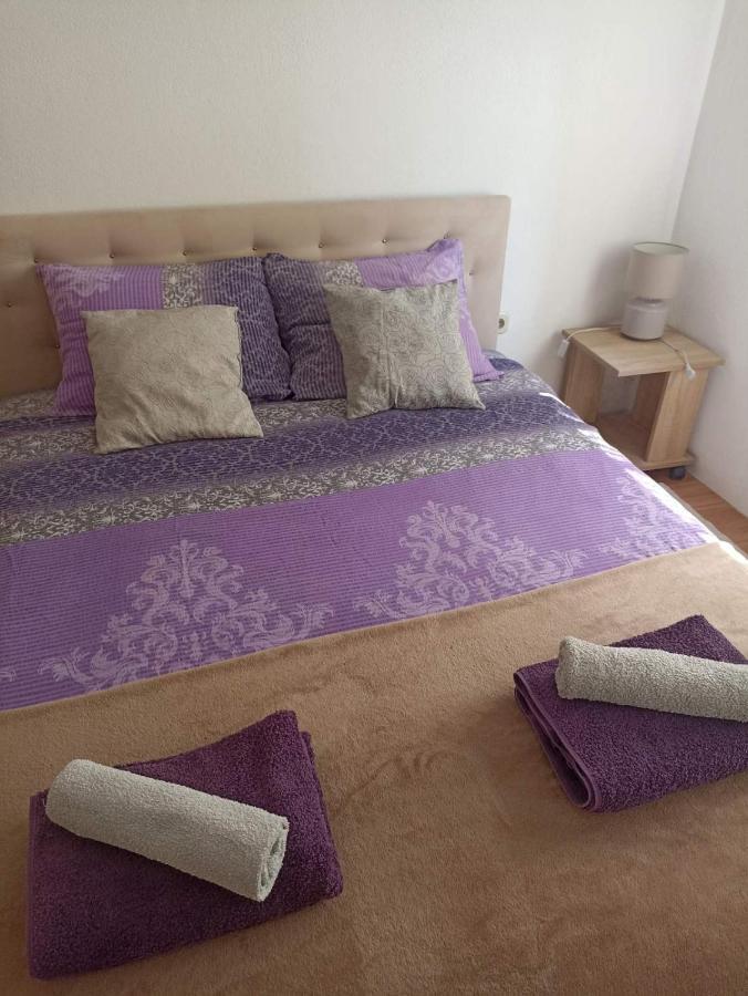 Sleep & Fly - Sarajevo Airport Apartment Екстер'єр фото