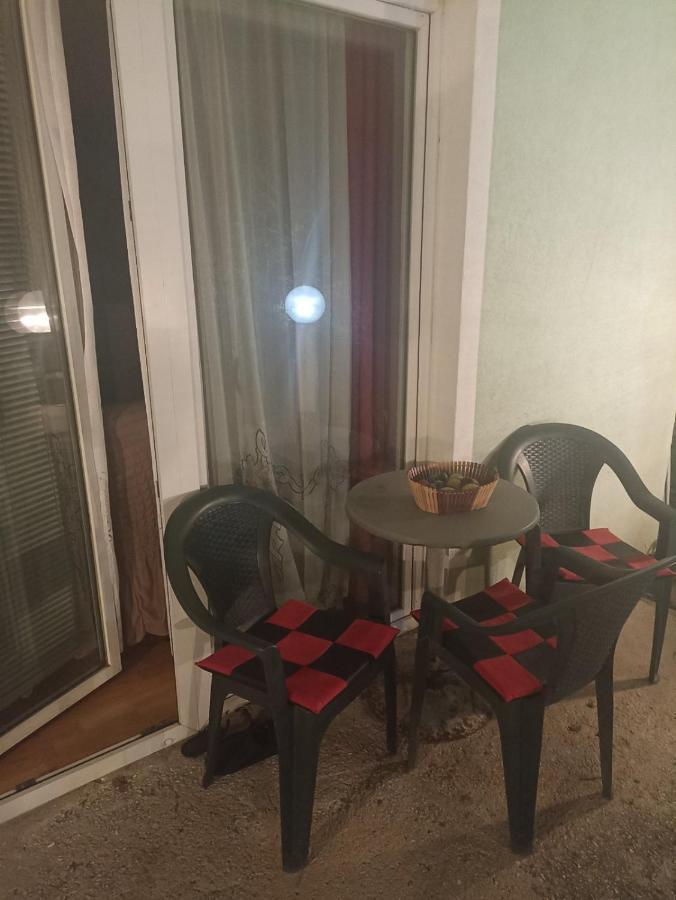 Sleep & Fly - Sarajevo Airport Apartment Екстер'єр фото