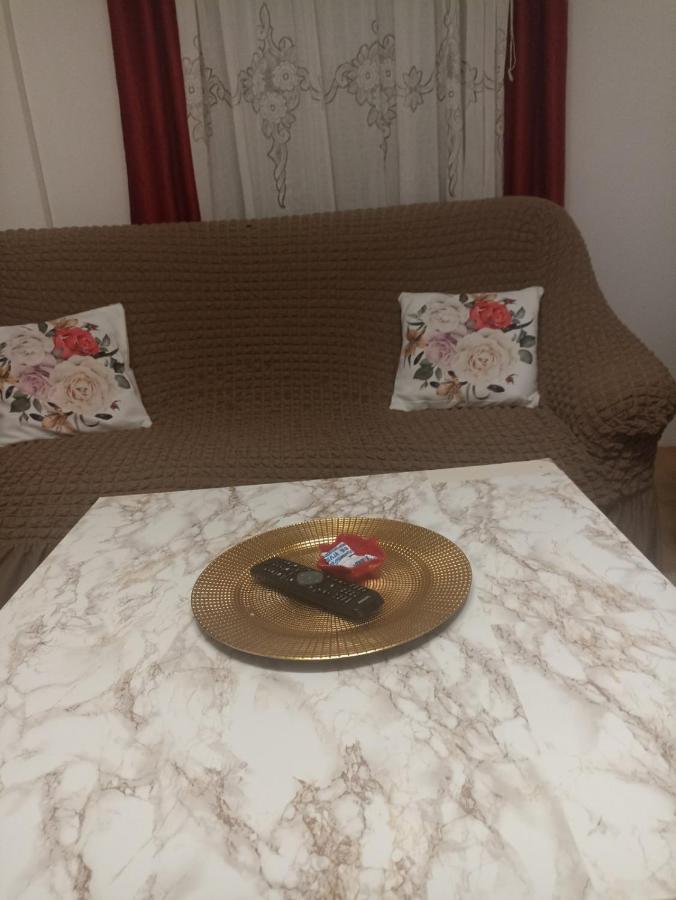 Sleep & Fly - Sarajevo Airport Apartment Екстер'єр фото