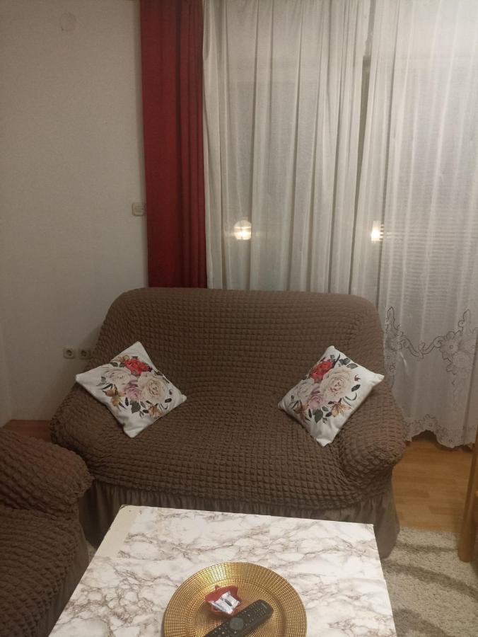 Sleep & Fly - Sarajevo Airport Apartment Екстер'єр фото